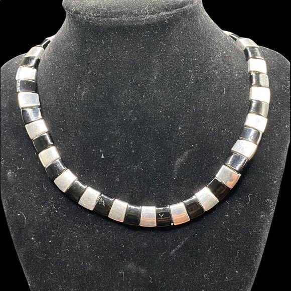 Napier silver black collar necklace with adjustable cuff bracelet silver black - Picture 9 of 13